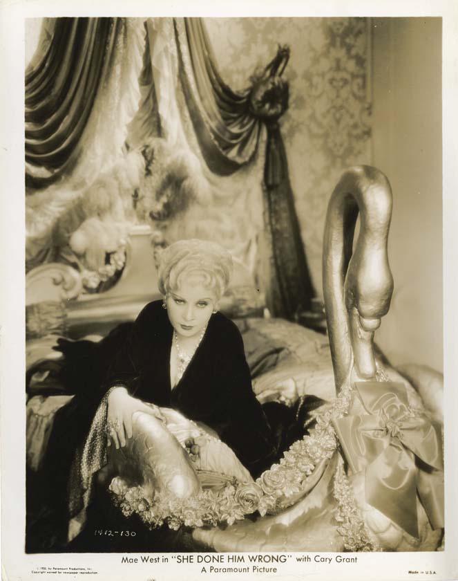 Mae West bed