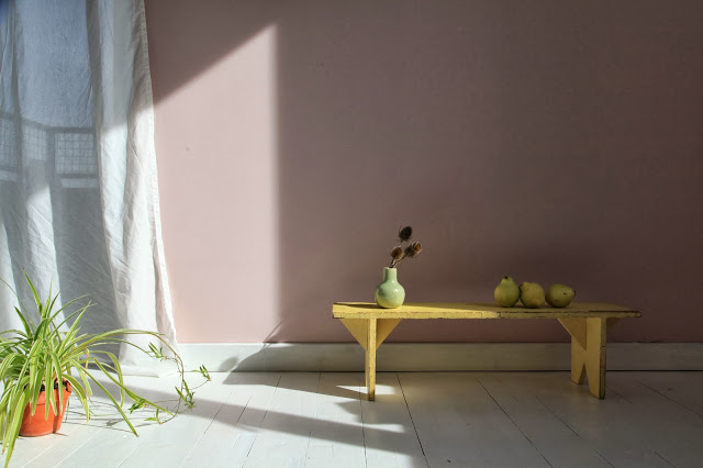 Yellow bench pink wall | bench for display