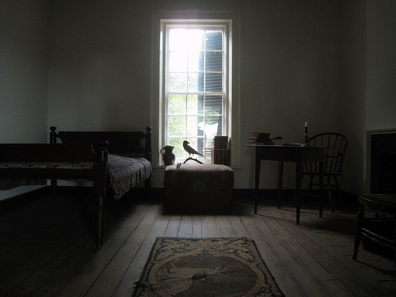 800px-University_of_Virginia_room_of_Edgar_Allan_Poe