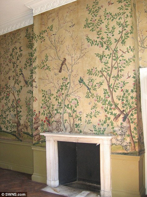 Silk chinoiserie wallpaper