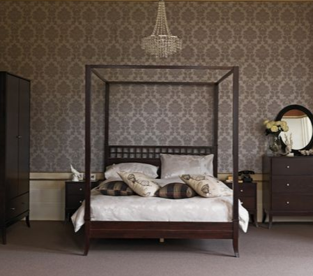 Screiber four poster bed