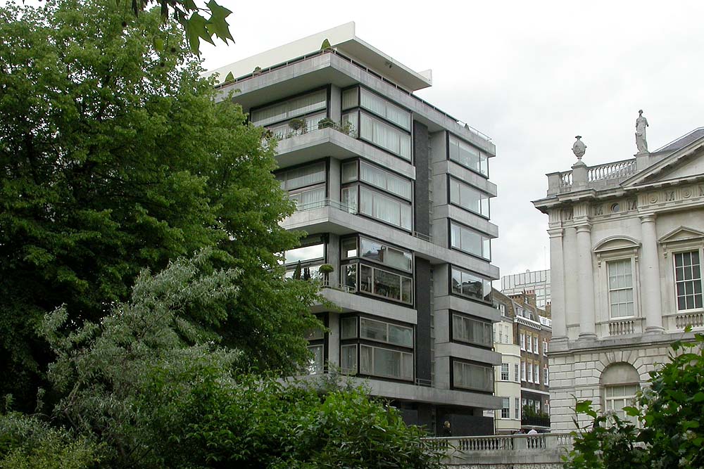 Denys Lasdun St James'