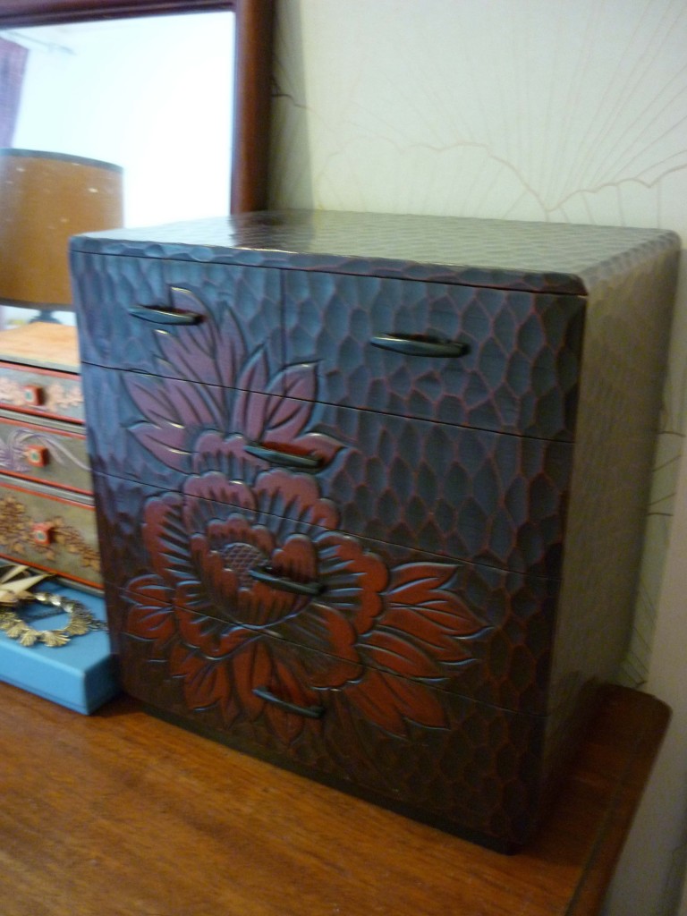 Tansu cabinet