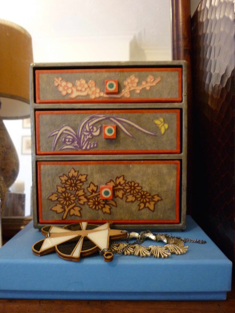 Tansu cabinet