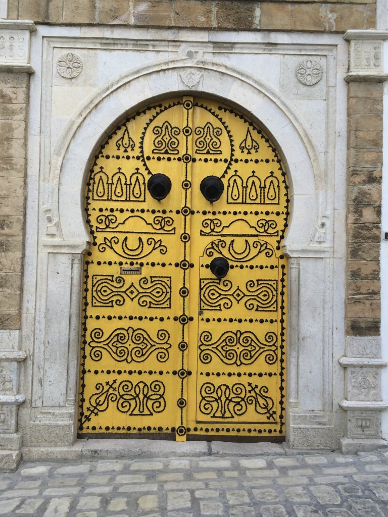 Tunis yellow door | My Friend's House