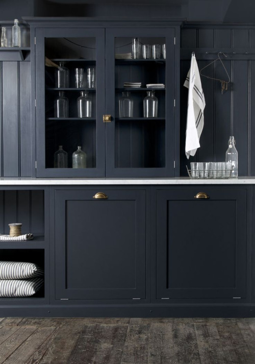 Black kitchen units