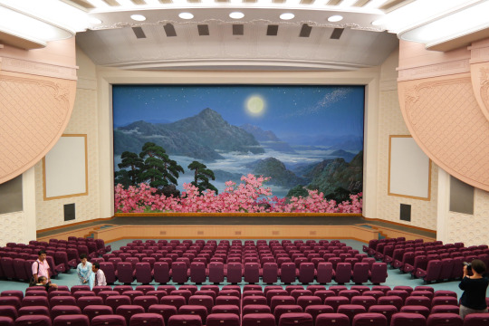 North Korean theatre