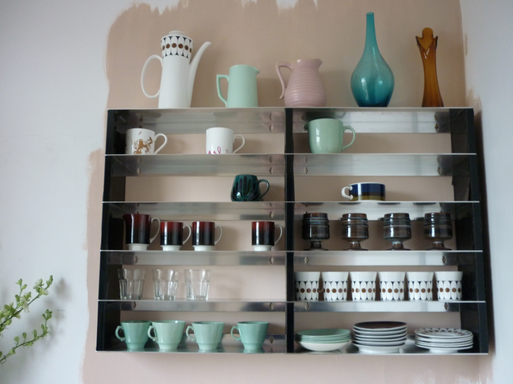 Open kitchen shelves